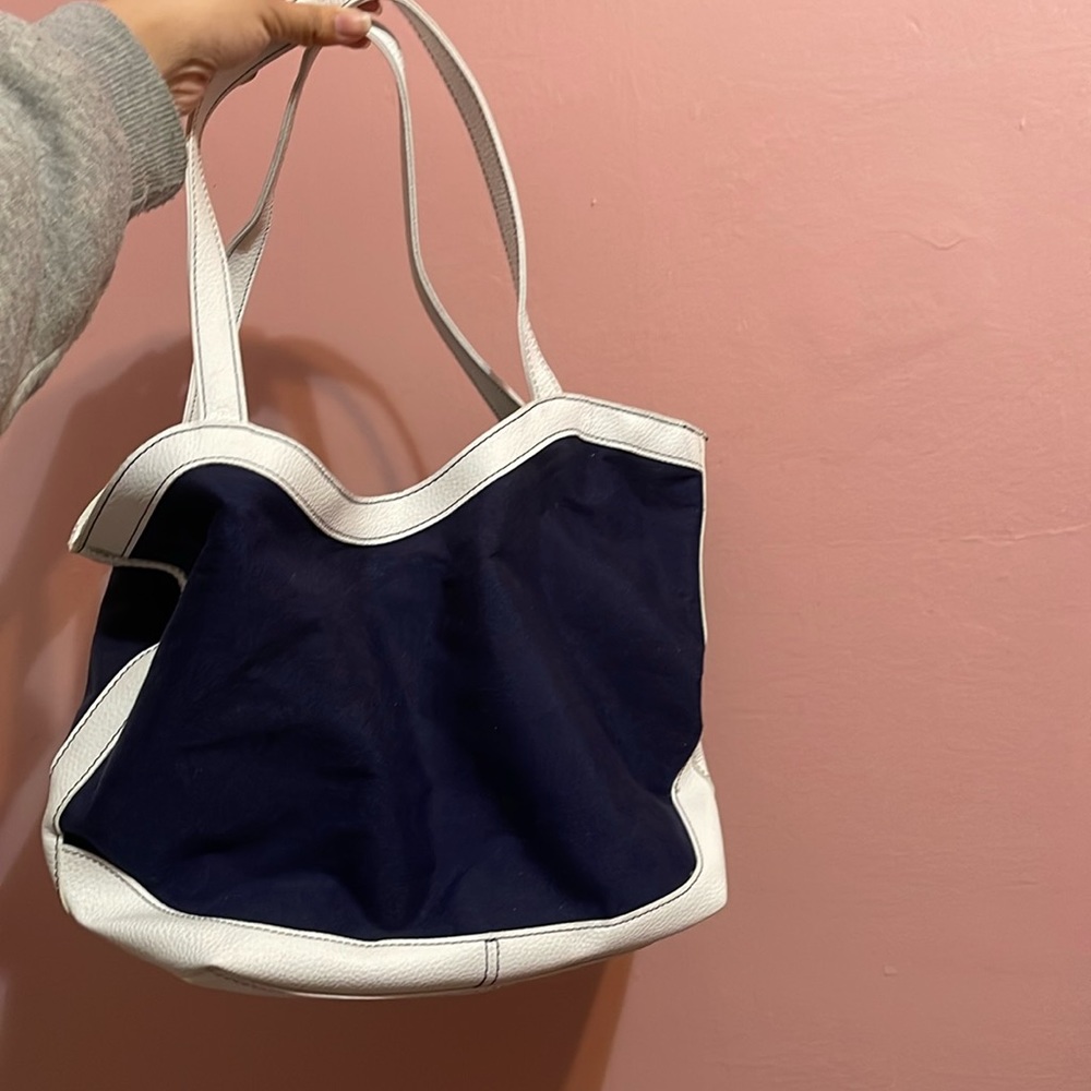 Must bundle: tote